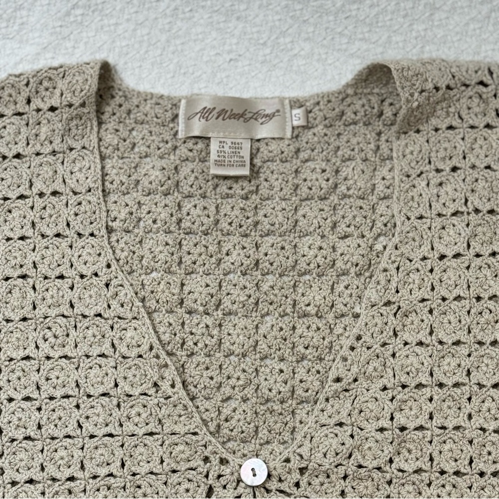 Beige Crochet Sleeveless Blouse Y2K Women’s size S Boho attire See Measurements - Picture 3 of 7